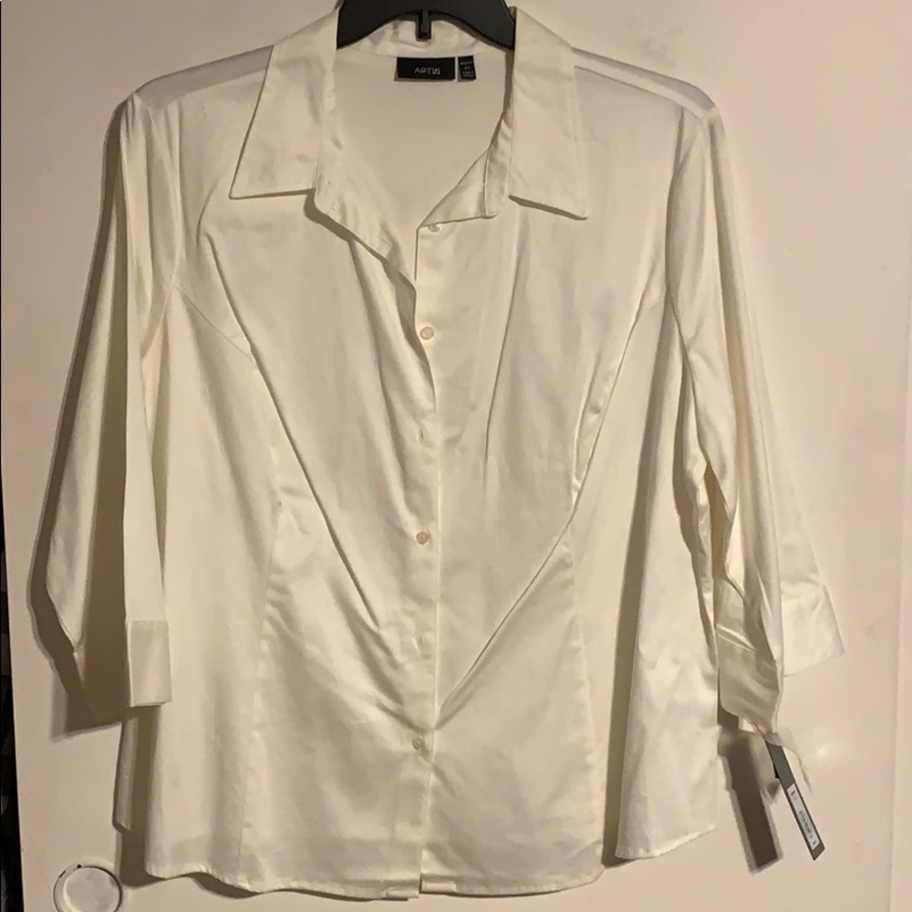 Apt. 9 White 3/4 sleeve length button down shirt